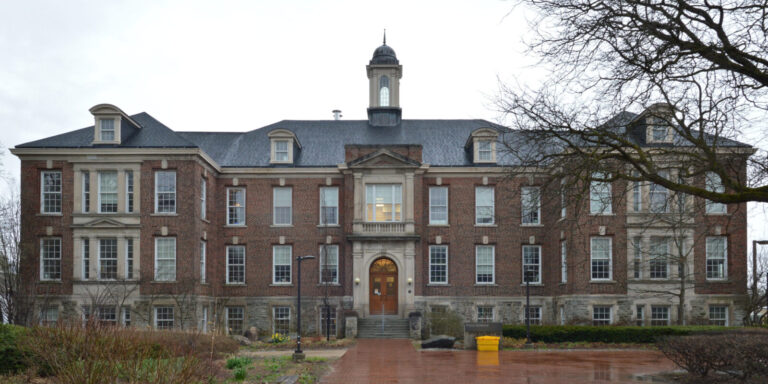 جامعة غيلف