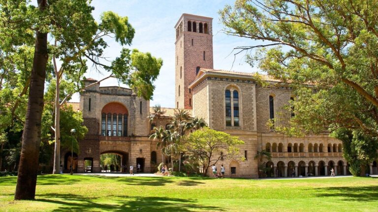 جامعة غرب أستراليا (UWA)